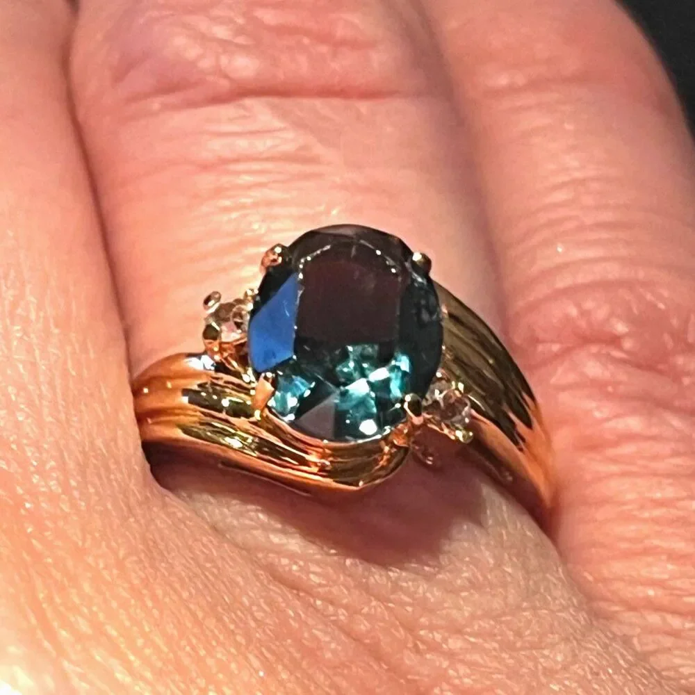 Vintage 1980s Blue Austrian Crystal Ring Size 8 14KTGE Gold Plate - 14E